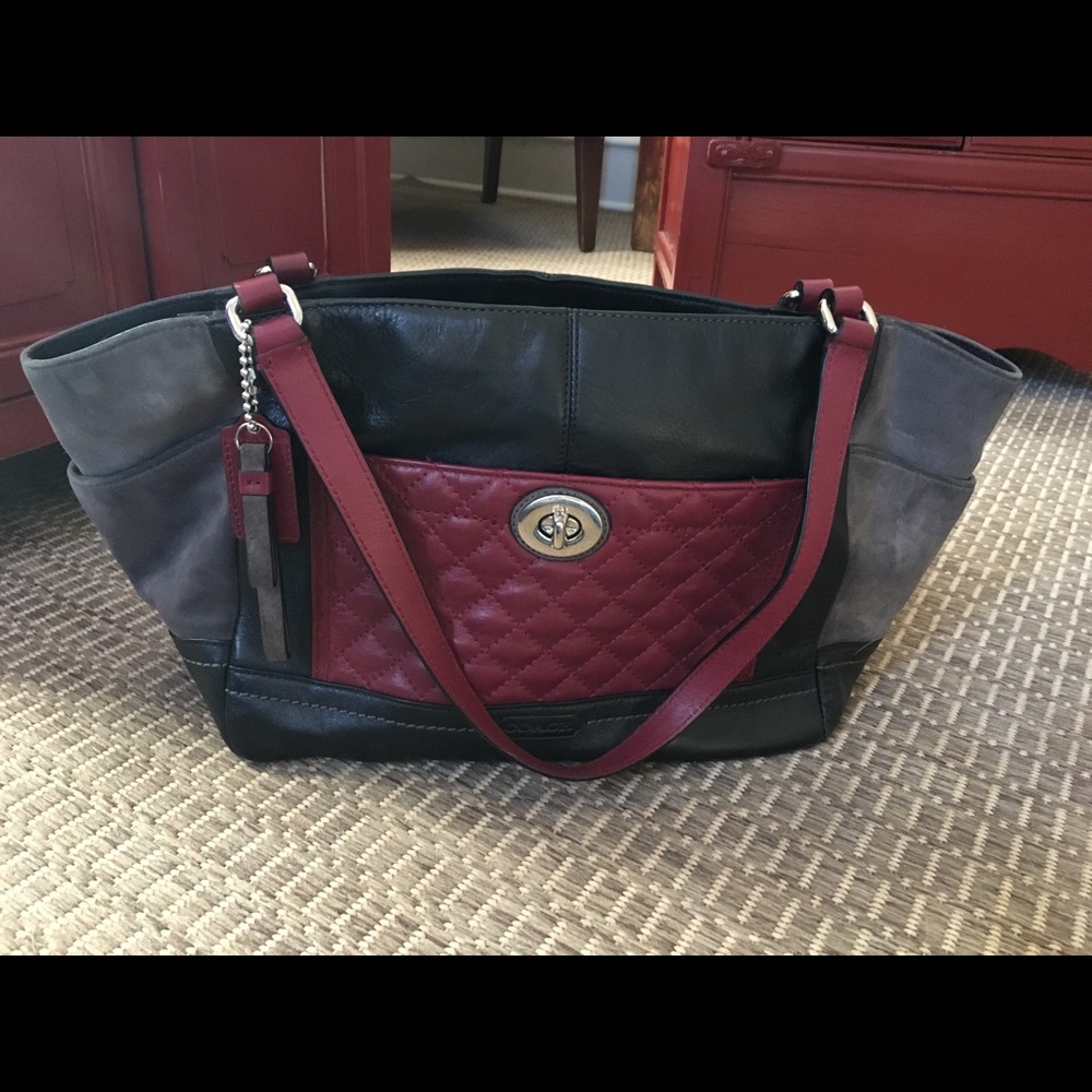Coach Handbag “Carrie” F24065 EUC Black Wine Gray